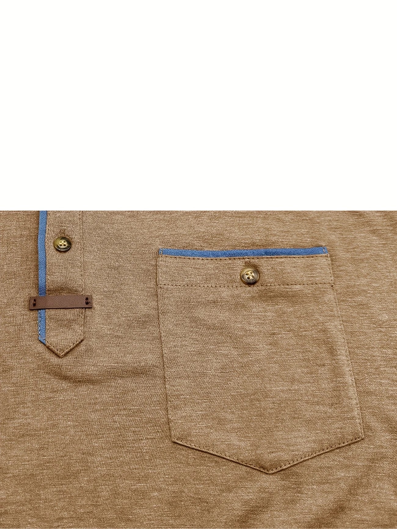 T-shirt elegante con colletto rotondo e tasca