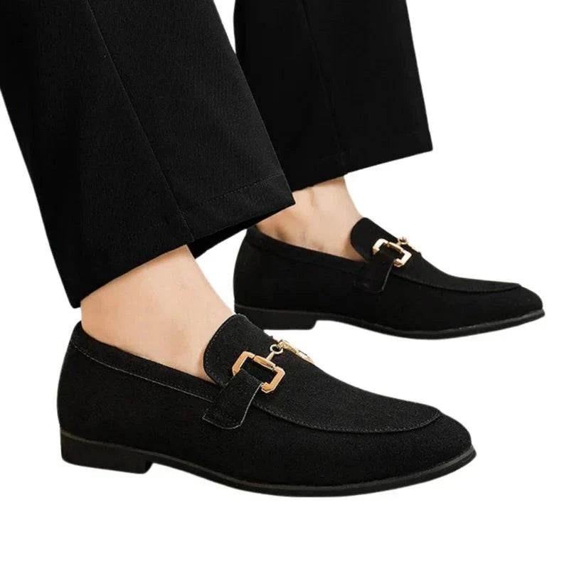 Scarpe di lusso in camoscio.