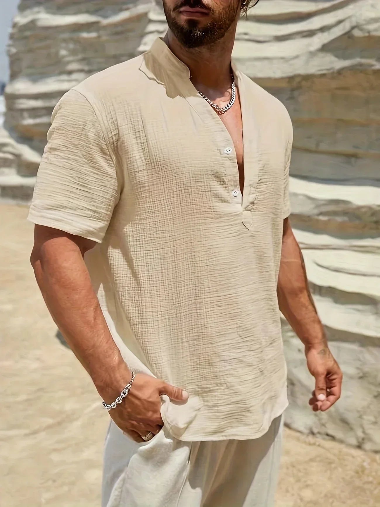 Camicia estiva elegante con collo alto