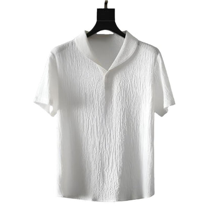 Polo e pantaloni in cotone.