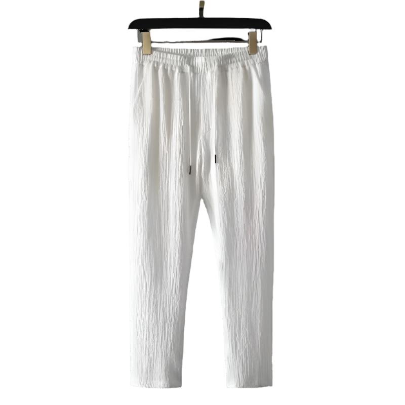 Polo e pantaloni in cotone.