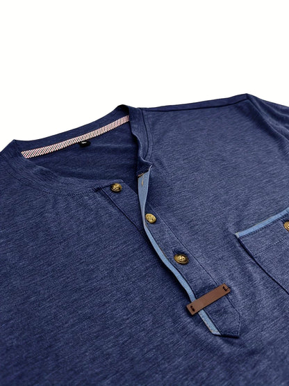T-shirt elegante con colletto rotondo e tasca