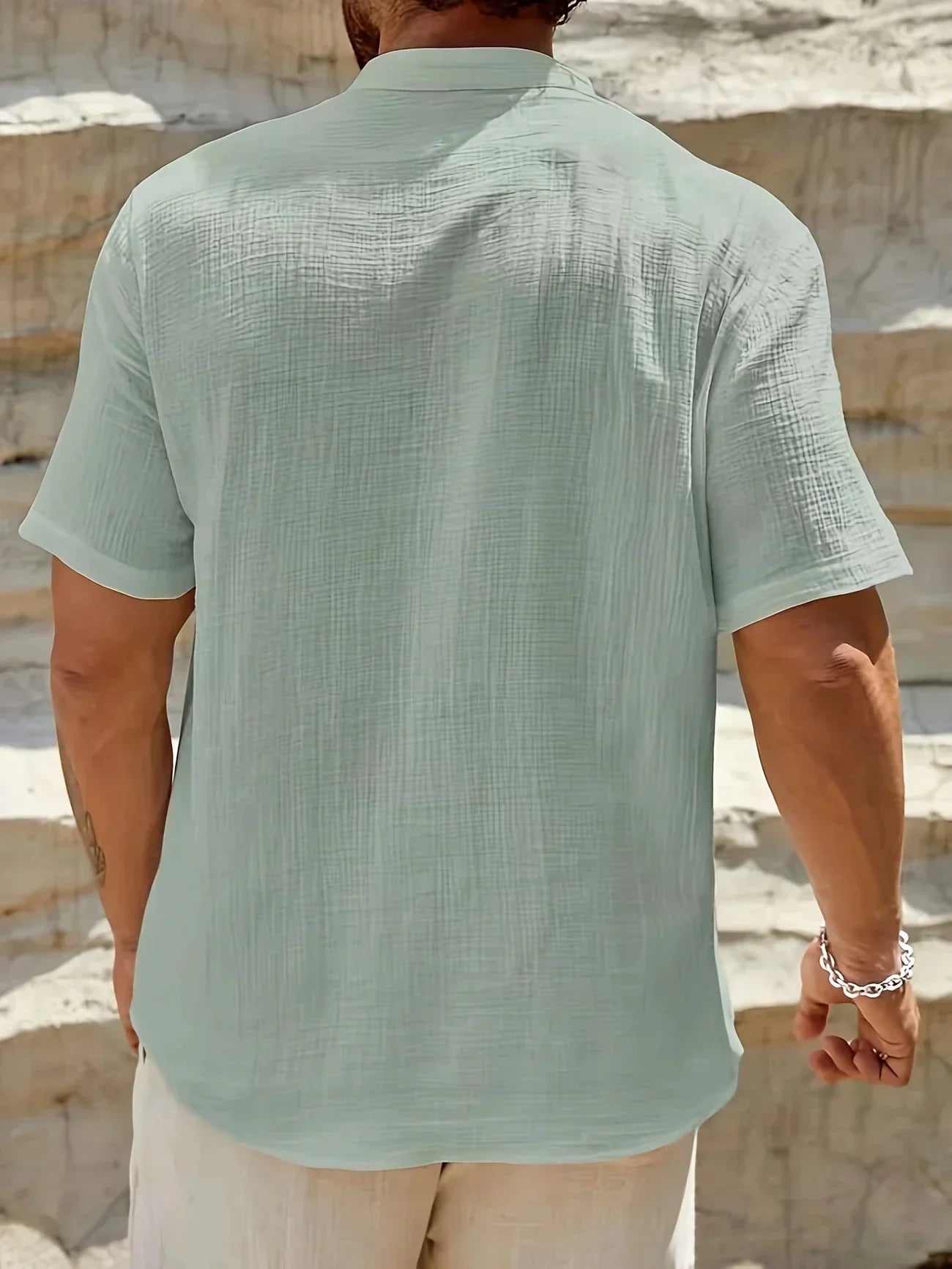 Camicia estiva elegante con collo alto